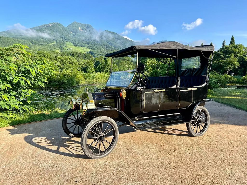 Ford model t touring car replica